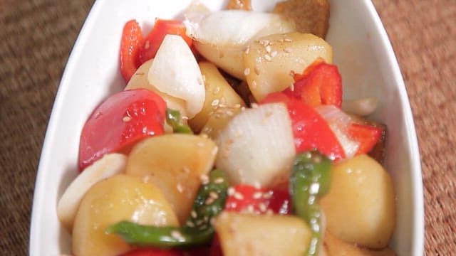 Stewed potatoes with onions, peppers and green peppers