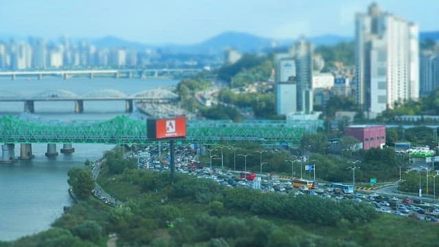 Riverside Traffic Conditions in Cities Along the River