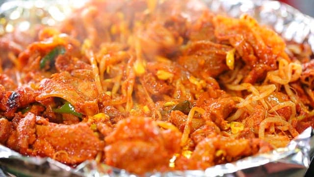 Spicy pork bulgogi with bean sprouts