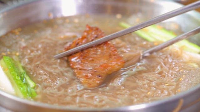 Pork Ribs with Cold Noodles