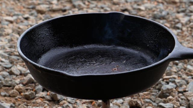 Cook the seasoned chicken in an oiled frying pan