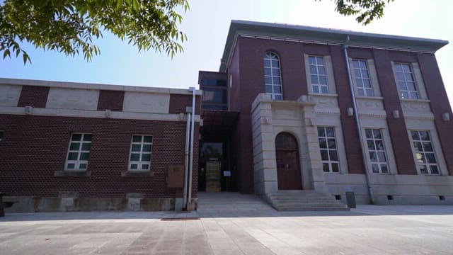 Quiet Frontyard of a Historical Building