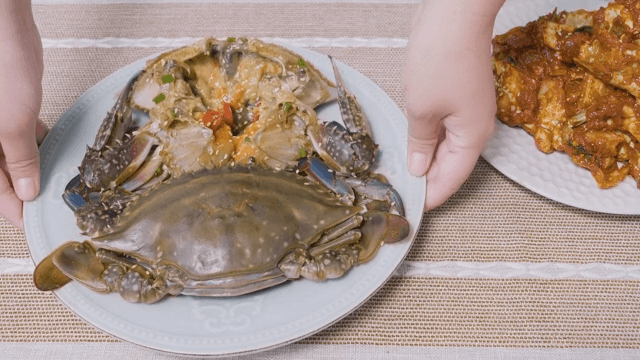 Serving Soy Sauce Crab on the Table