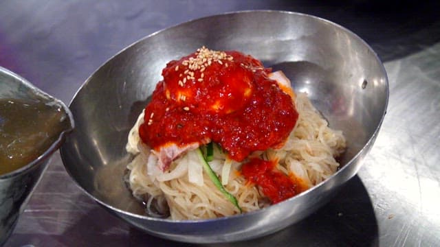 Wheat noodles with clear beef bone broth