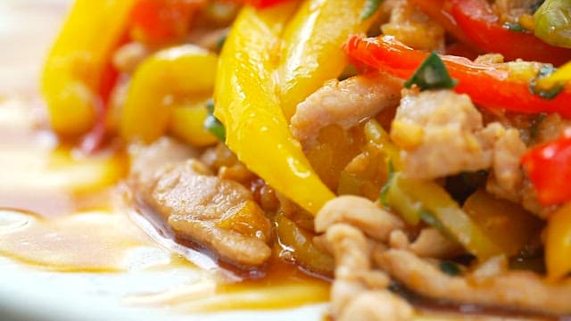 Stir-fried peppers with minced meat and vegetables