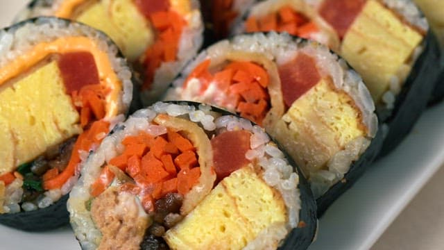 Cheese Kimbap with Plenty of Ingredients