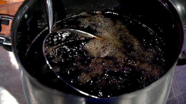 Red snow crab marinated in soy sauce