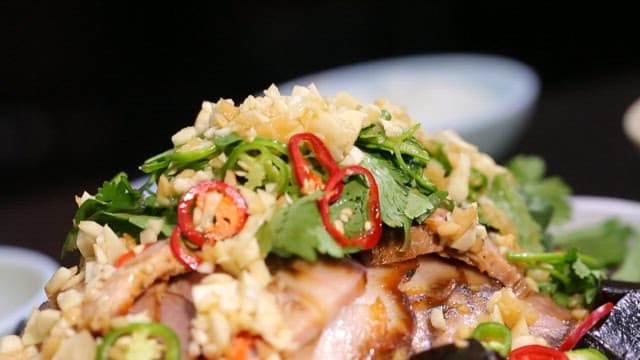 Five-spice pork with garlic and peppers