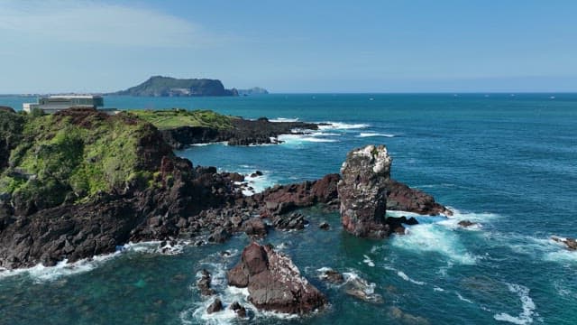 Scenic Coastal Landscape with Lush Cliffs