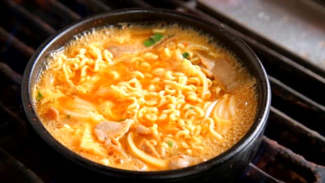 Ramyeon boiling with bean sprouts