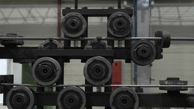 Industrial machine processing metal wire