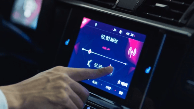 Adjusting Car Radio Settings by Hand
