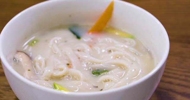 Thick and Tasty Noodle Soup Kalguksu