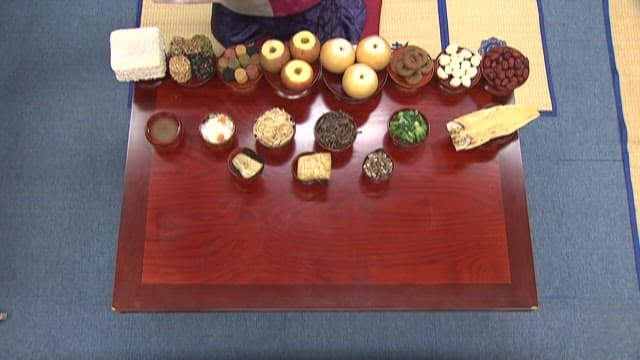 Holidays memorial service table