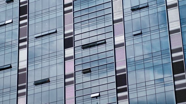 Patterns of an Urban Glass Building