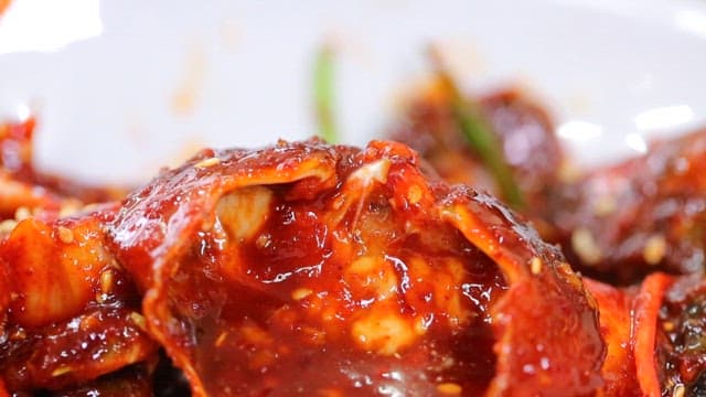 Spicy marinated crab dish
