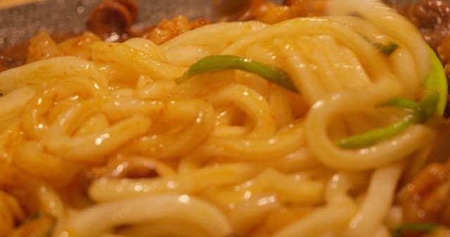 Appetizing Stir-Fried Octopus with Udon Sari