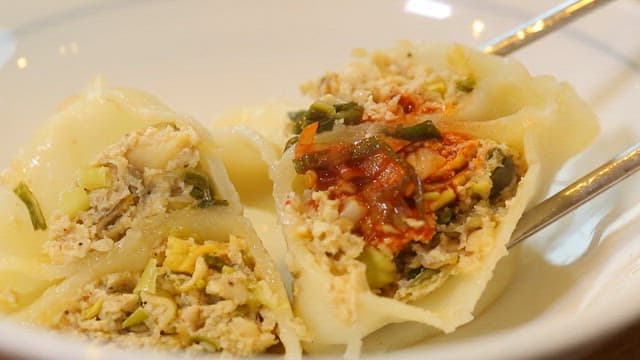 Pyeongyang dumplings with spicy tofu filling