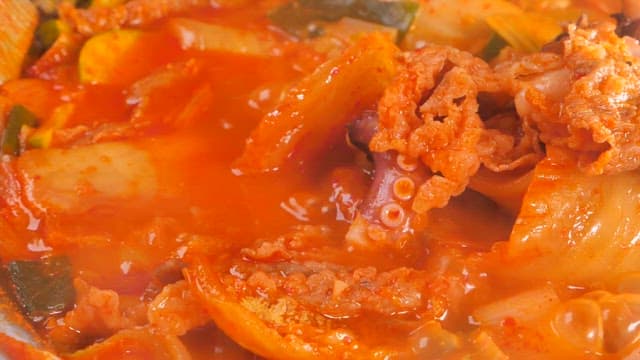 Stir-fried octopus with boiling spicy sauce