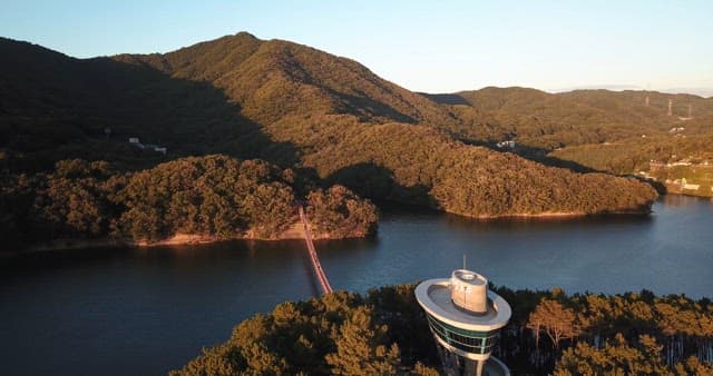 Scenic lake surrounded by lush mountains