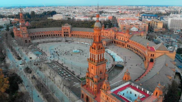 Espana square with a historic building
