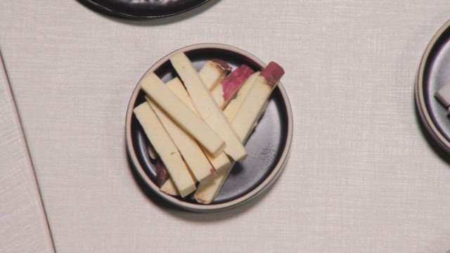 Sweet potatoes, radishes, kohlrabi and carrots on a plate