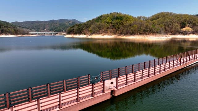 Beautiful lake surrounded by lush mountains