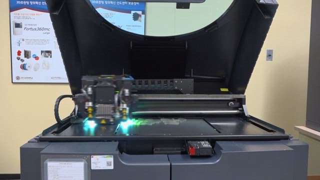3D Printer in Action Creating Objects