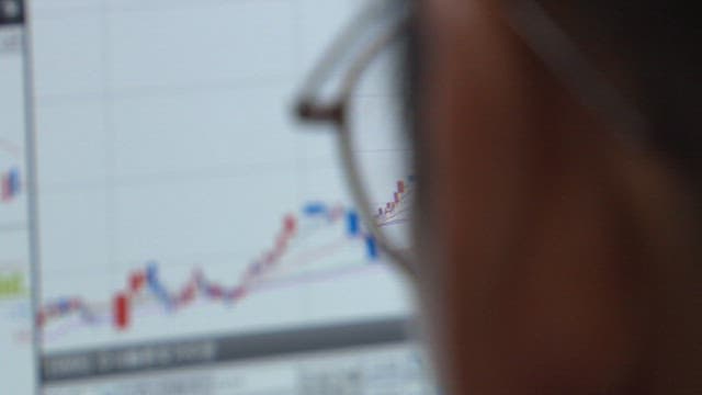 Analyzing Financial Data on Computer Screen