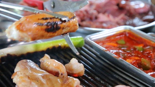 Oily and golden grilled tripe