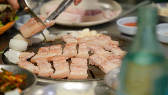 The process of grilling pork belly