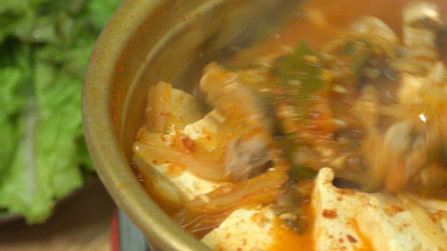 Boiling kimchi stew with tofu and pork
