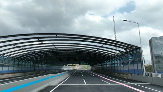Soundproof Tunnel on a Long Straight Highway