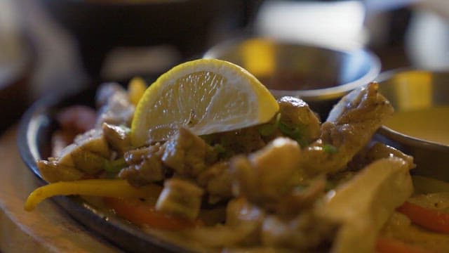 Sizzling Chicken Fajitas with Lemon