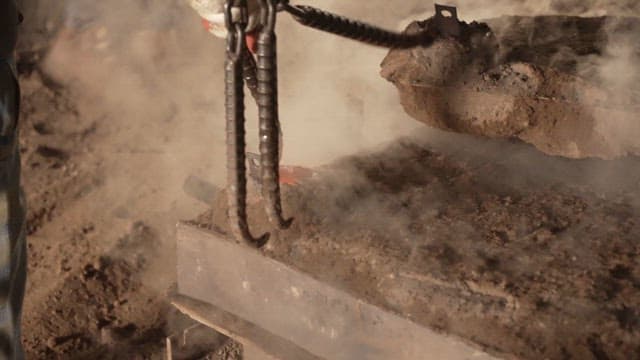 Metal casting process with smoke