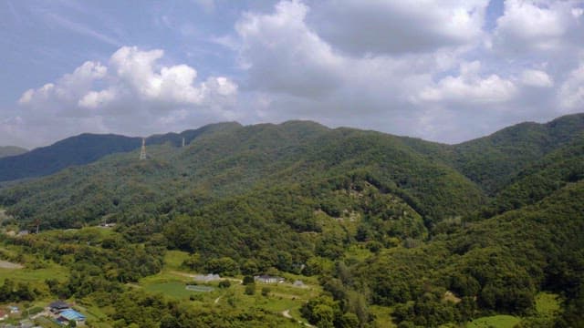 Serene Mountain Scenery with Lush Greenery