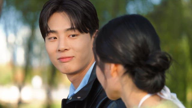 Couple having a conversation in a park