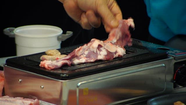 Grilling skirt meat on an electric grill