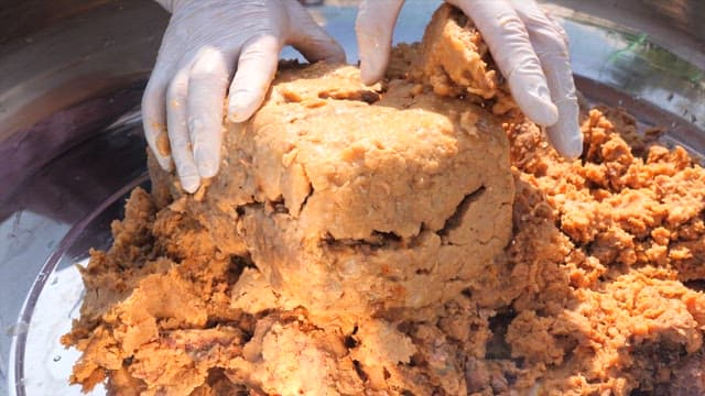 Process of Making Traditional Soybean Paste