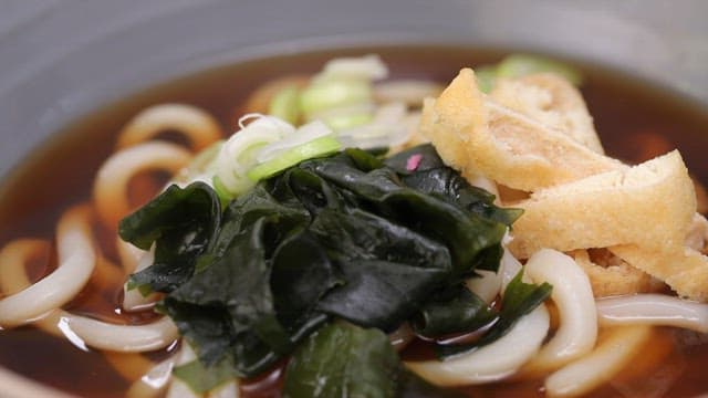 Garakguksu with seaweed and fried tofu