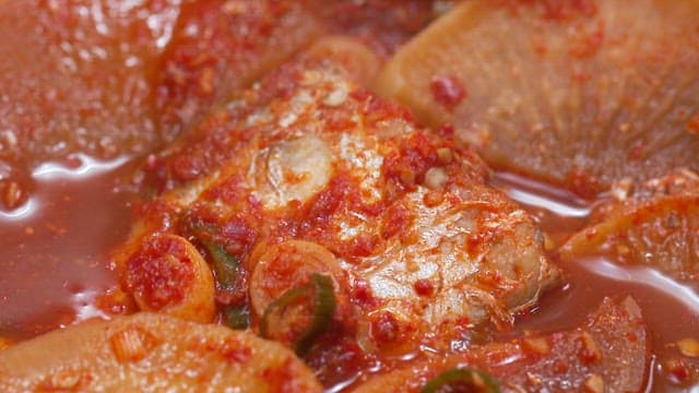Braised hairtail with radish and spicy seasoning