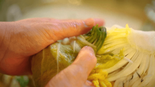 Fresh and crunchy white kimchi made with care