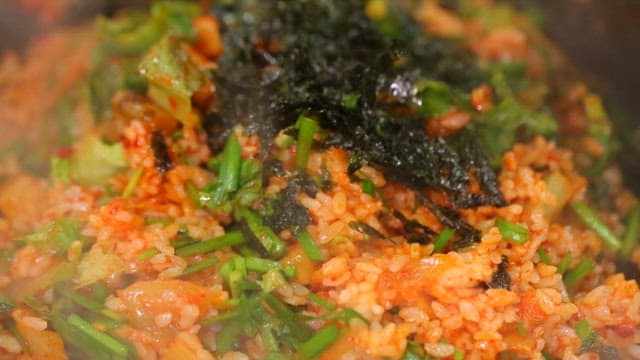 Sliced laver added to fried rice