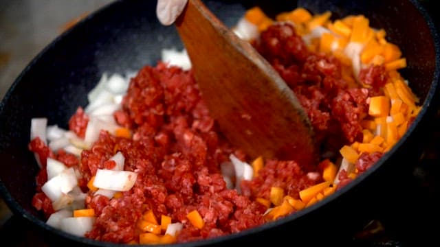Vegetables and meat stir-fried with soy sauce