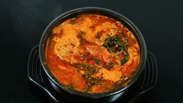 Pork Backbone Soup in an Earthen Pot