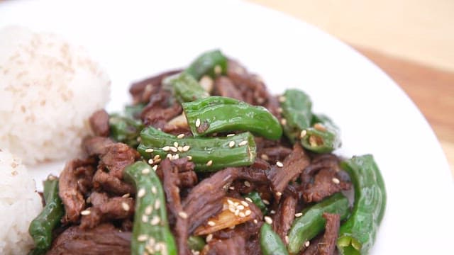 Salty soy sauce braised beef with chili peppers and rice