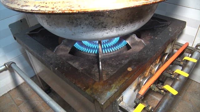 Clear soup boiled in a large pot