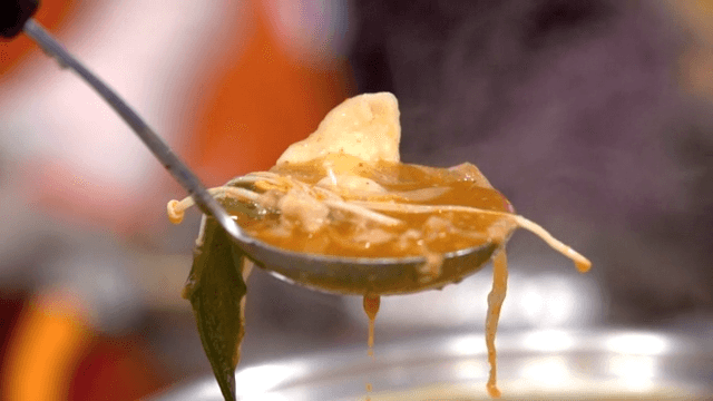 Pork backbone stew with vegetables and hand-pulled dough
