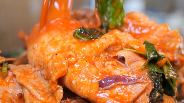 Braised spicy chicken with fresh vegetables