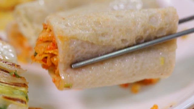 Buckwheat crepe with spicy cabbage filling
